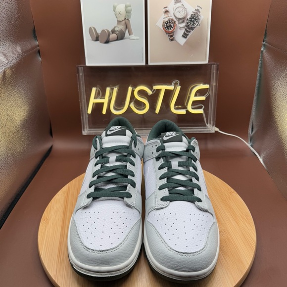 Nike Dunk Low Retro SE Photon Dust Vintage Green Size 11 Men's - Picture 6 of 11